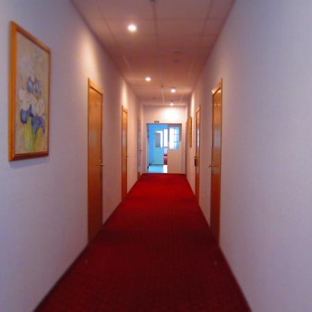 Hotel Vilmaja Рига Экстерьер фото