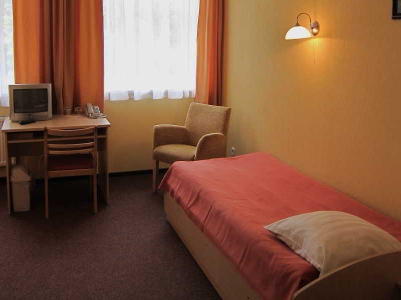Hotel Vilmaja Рига Экстерьер фото