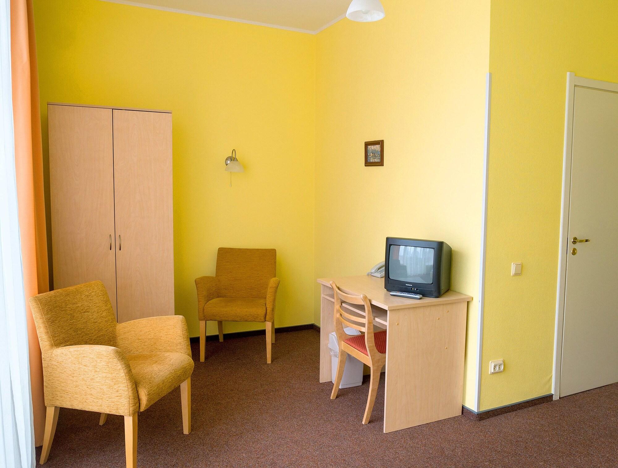 Hotel Vilmaja Рига Экстерьер фото