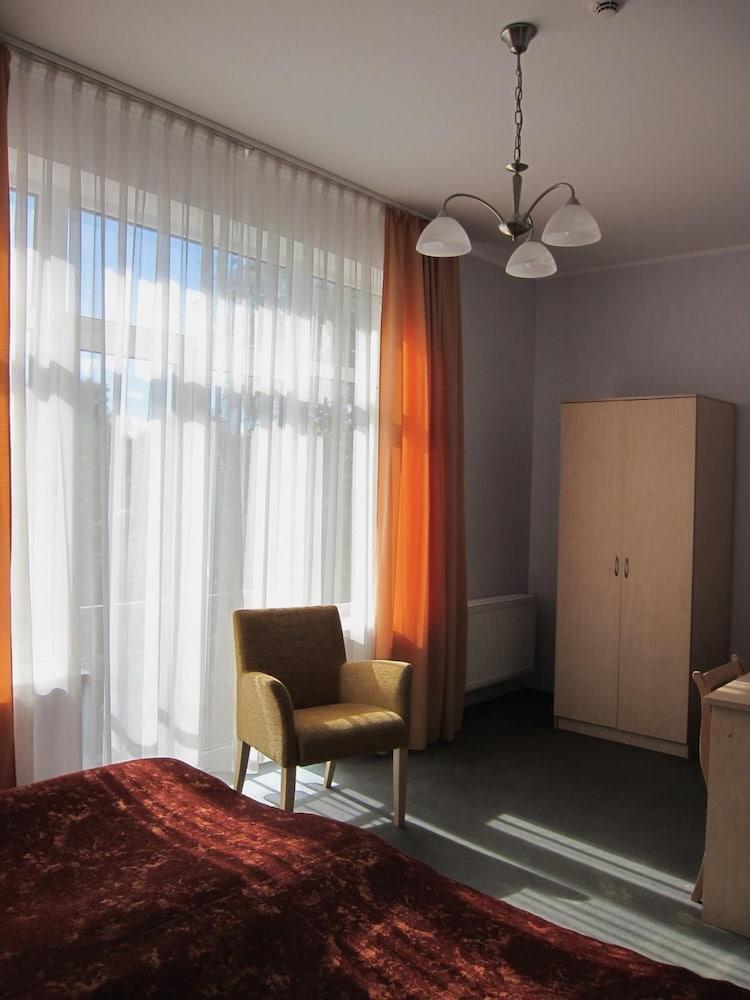 Hotel Vilmaja Рига Экстерьер фото