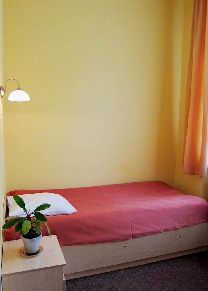 Hotel Vilmaja Рига Экстерьер фото