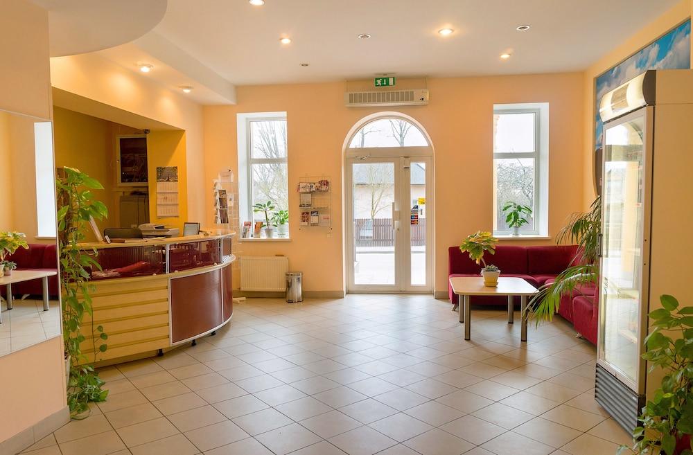 Hotel Vilmaja Рига Экстерьер фото