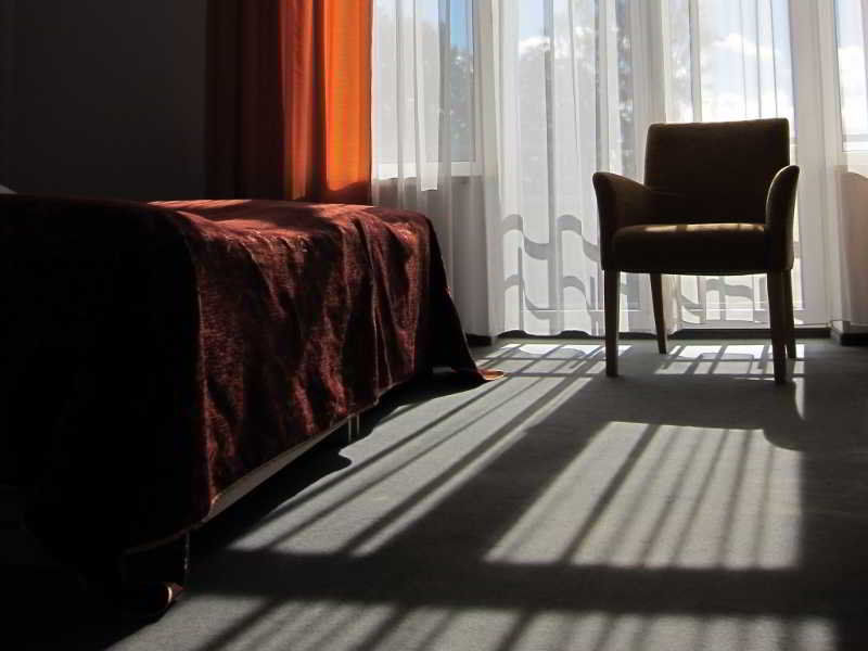 Hotel Vilmaja Рига Экстерьер фото