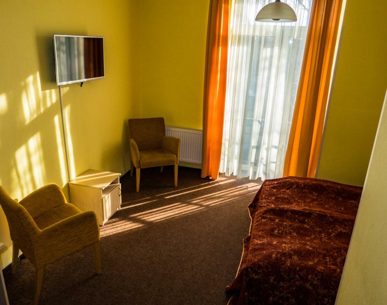 Hotel Vilmaja Рига Экстерьер фото