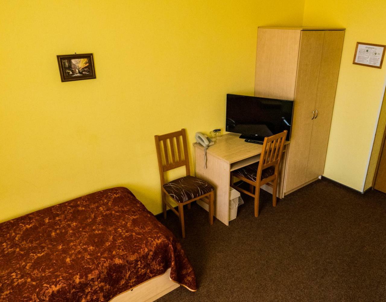 Hotel Vilmaja Рига Экстерьер фото