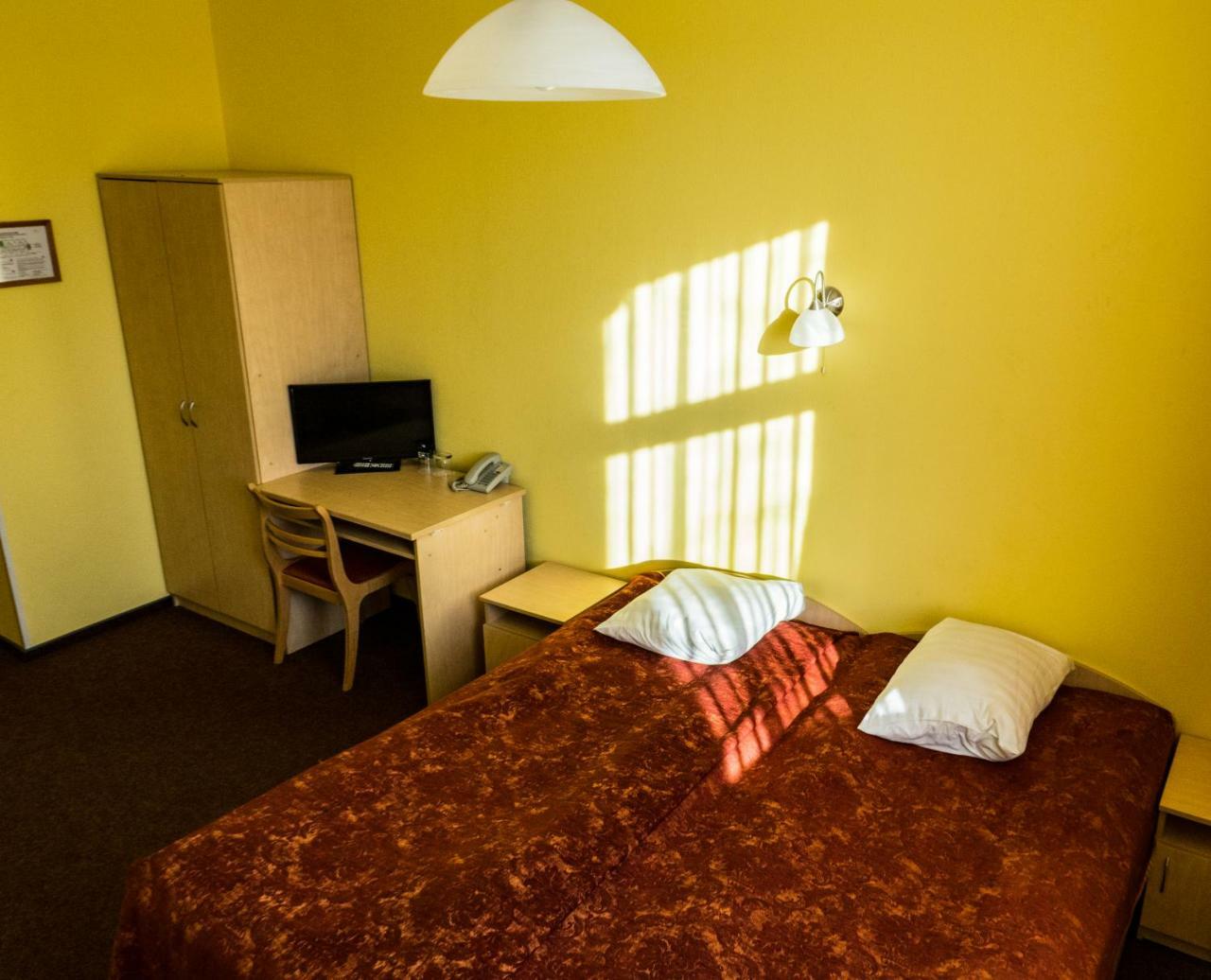 Hotel Vilmaja Рига Экстерьер фото