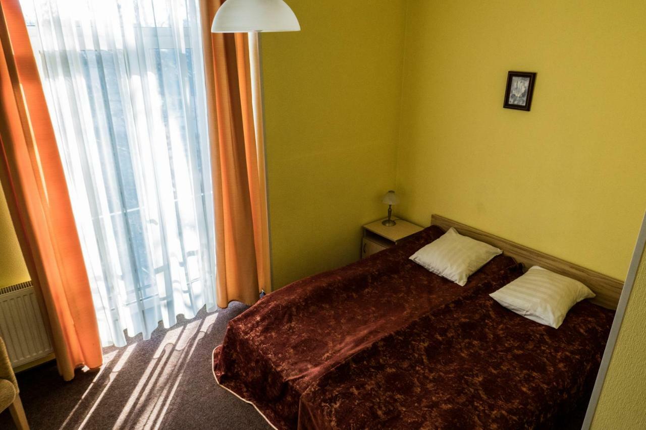 Hotel Vilmaja Рига Экстерьер фото